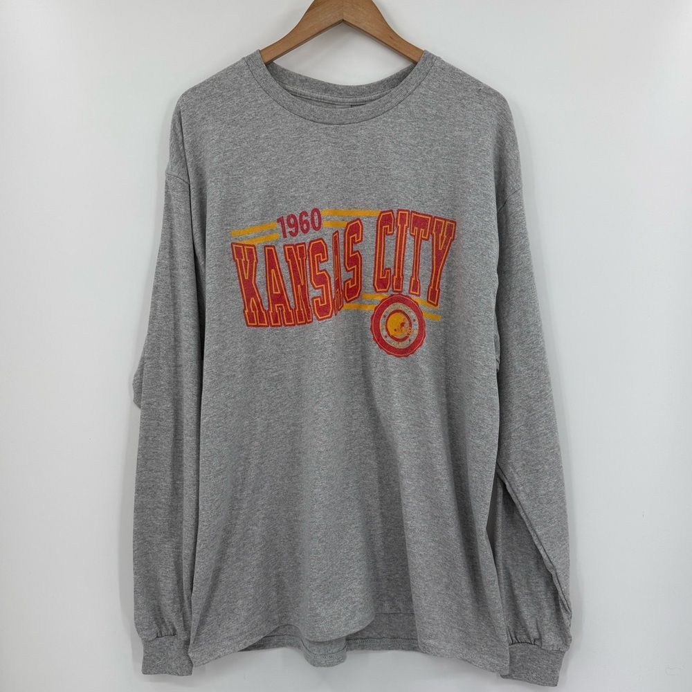 Kansas City Chiefs Football Retro Vintage Graphic Long Sleeve Tee in Grey | XL
